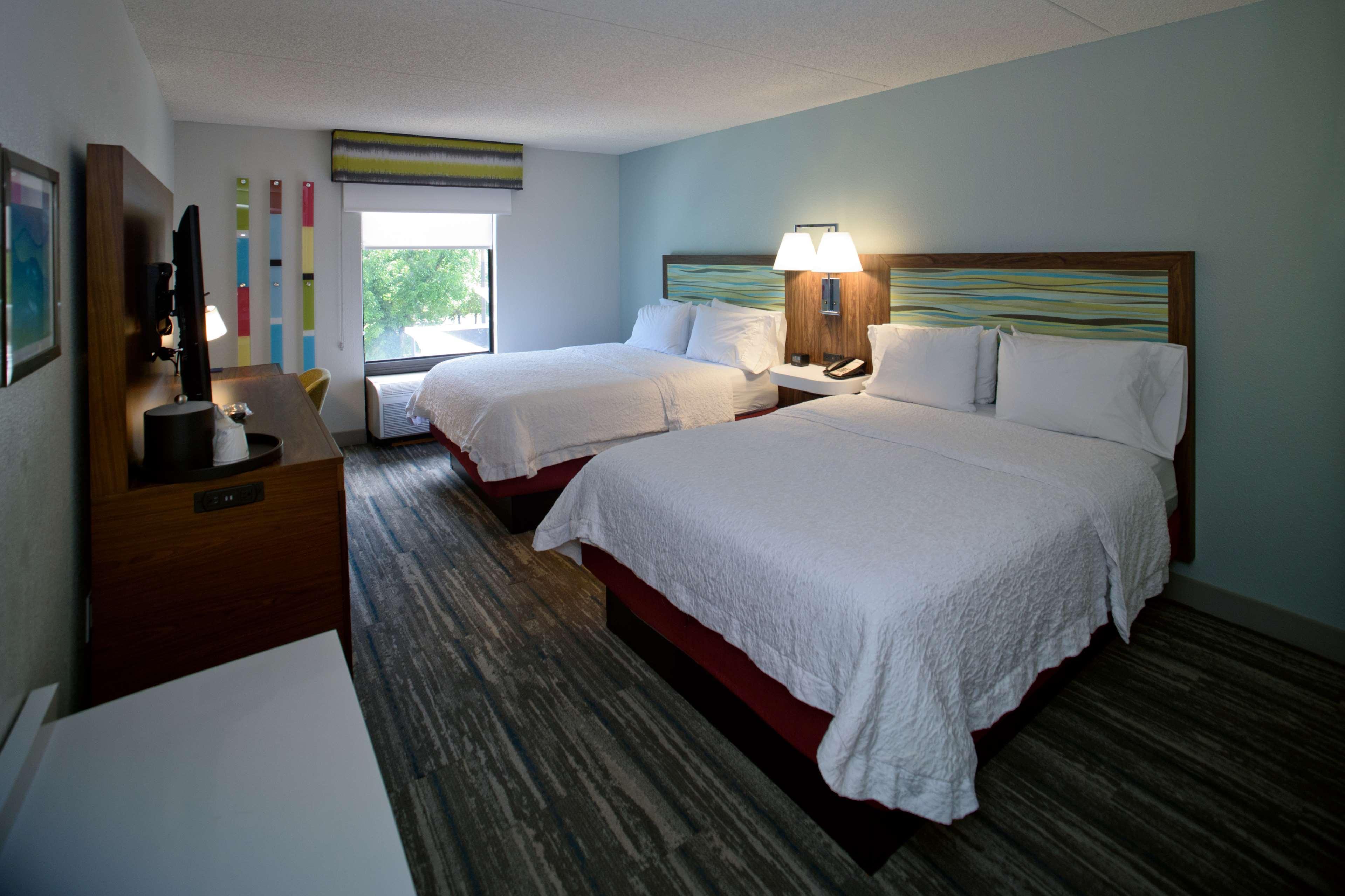 Hampton Inn Fayetteville Ngoại thất bức ảnh