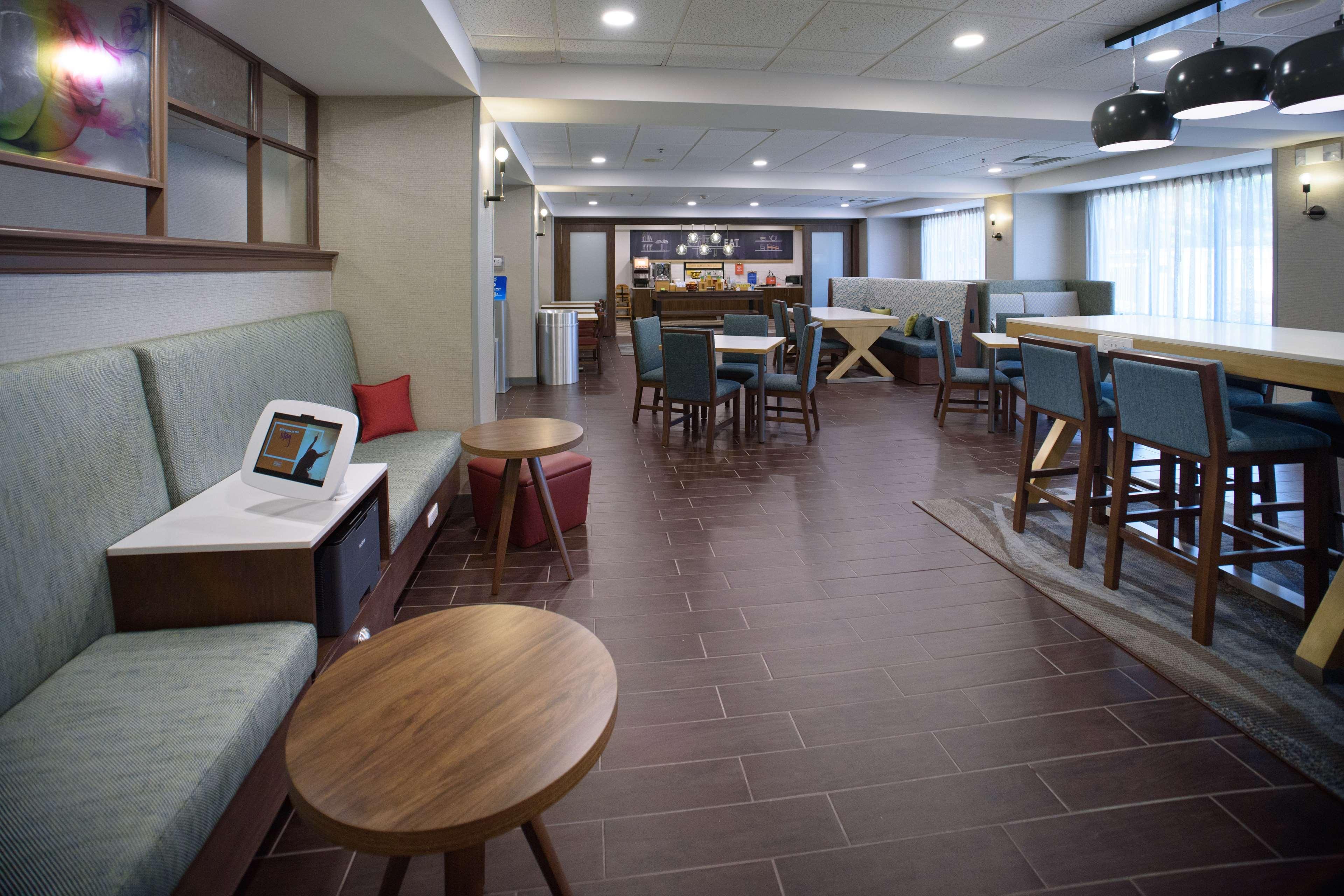 Hampton Inn Fayetteville Ngoại thất bức ảnh