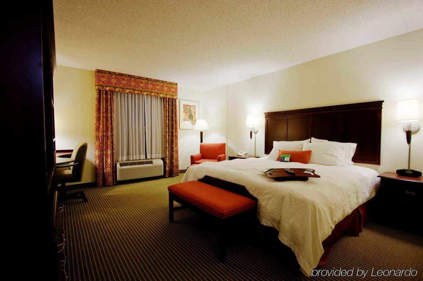 Hampton Inn Fayetteville Ngoại thất bức ảnh